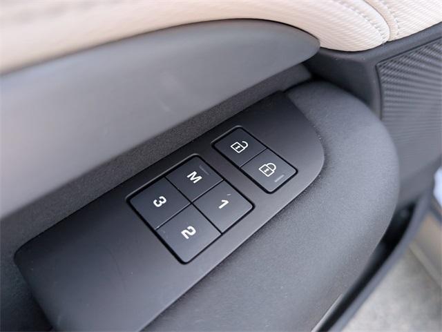 used 2024 Land Rover Discovery car, priced at $57,990