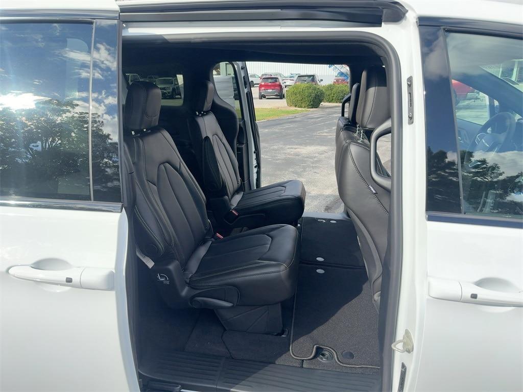 new 2026 Chrysler Pacifica car, priced at $44,290