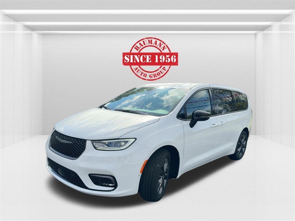 new 2026 Chrysler Pacifica car, priced at $44,290