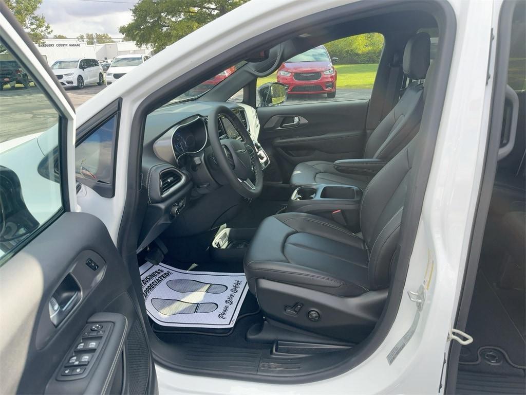 new 2026 Chrysler Pacifica car, priced at $44,290