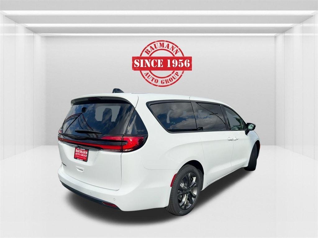 new 2026 Chrysler Pacifica car, priced at $44,290