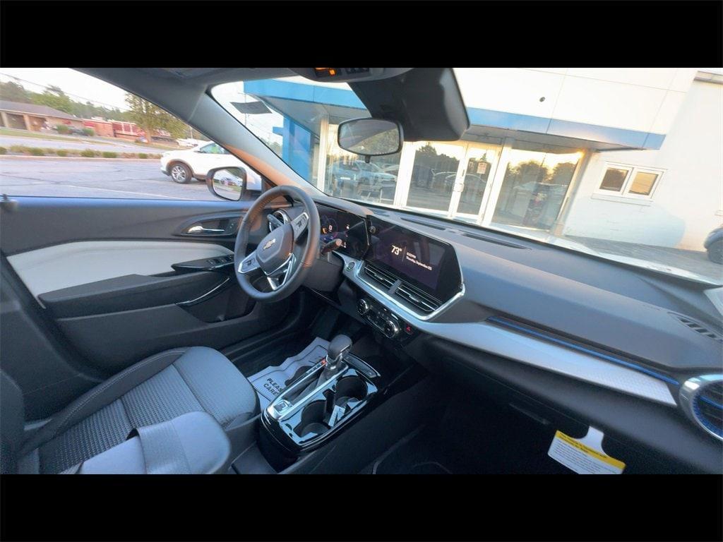 new 2025 Chevrolet Trax car, priced at $25,750