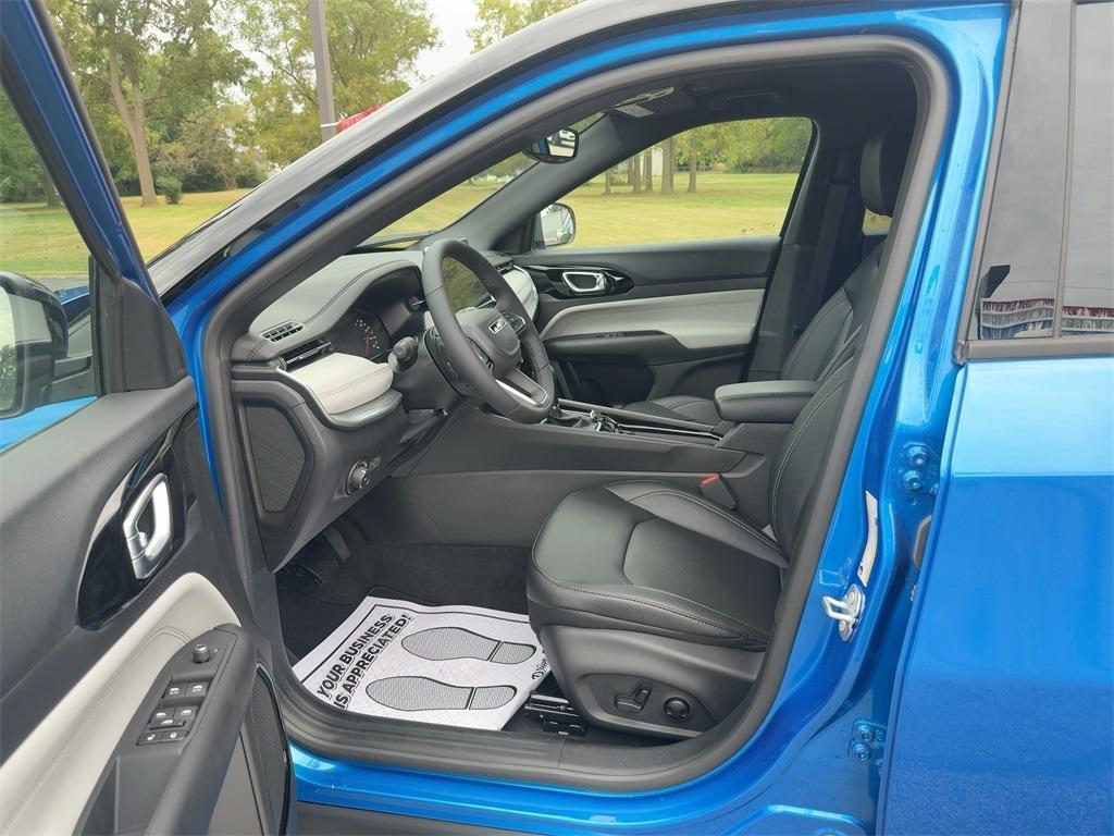 new 2025 Jeep Compass car, priced at $30,435