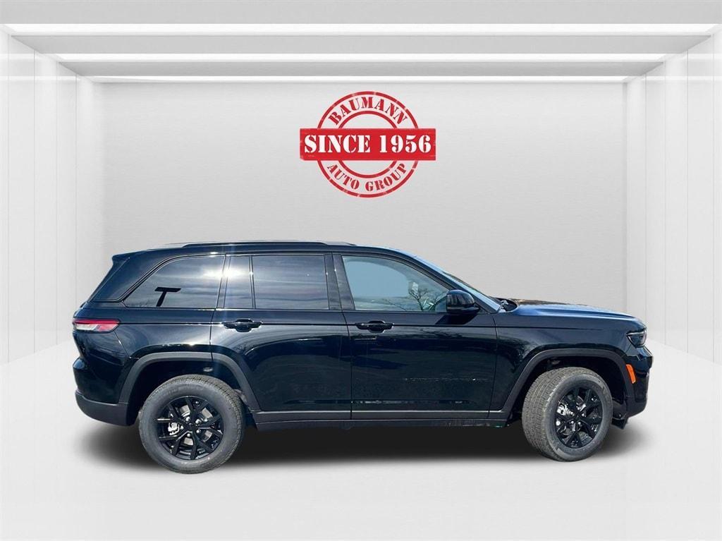 new 2024 Jeep Grand Cherokee car, priced at $41,597