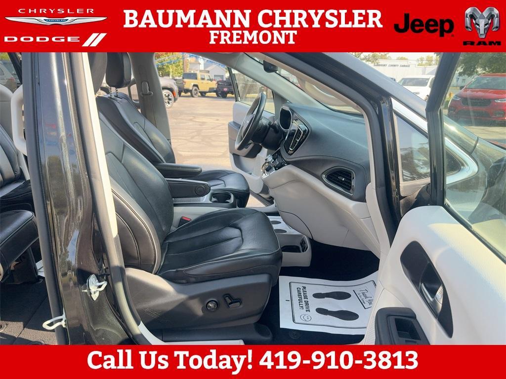used 2020 Chrysler Pacifica car, priced at $21,960