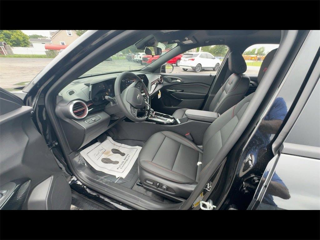 new 2025 Chevrolet Trax car, priced at $27,850