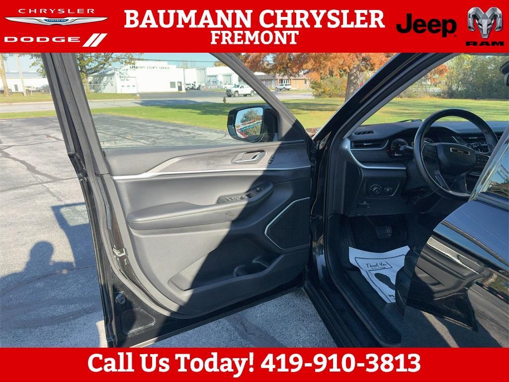used 2021 Jeep Grand Cherokee L car, priced at $28,819