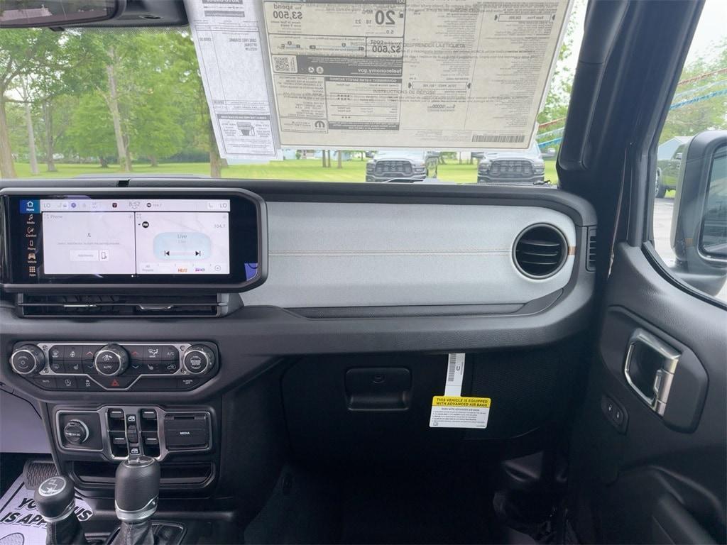 new 2025 Jeep Wrangler car, priced at $47,131