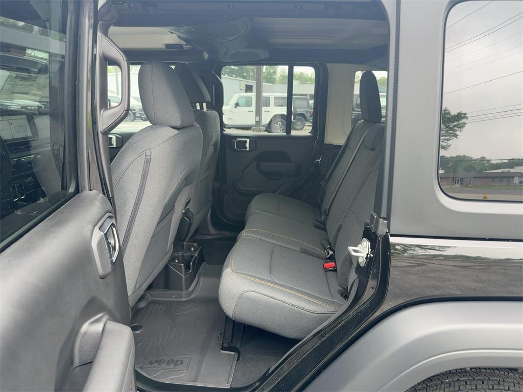 new 2025 Jeep Wrangler car, priced at $47,131