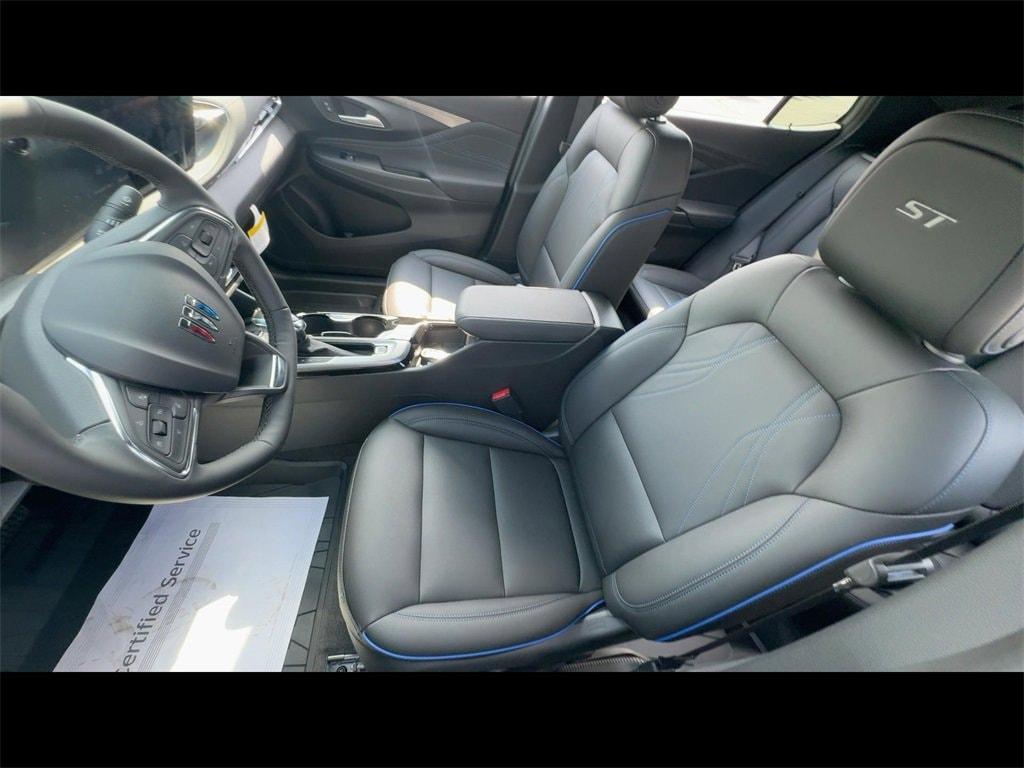 new 2025 Buick Envista car, priced at $29,700
