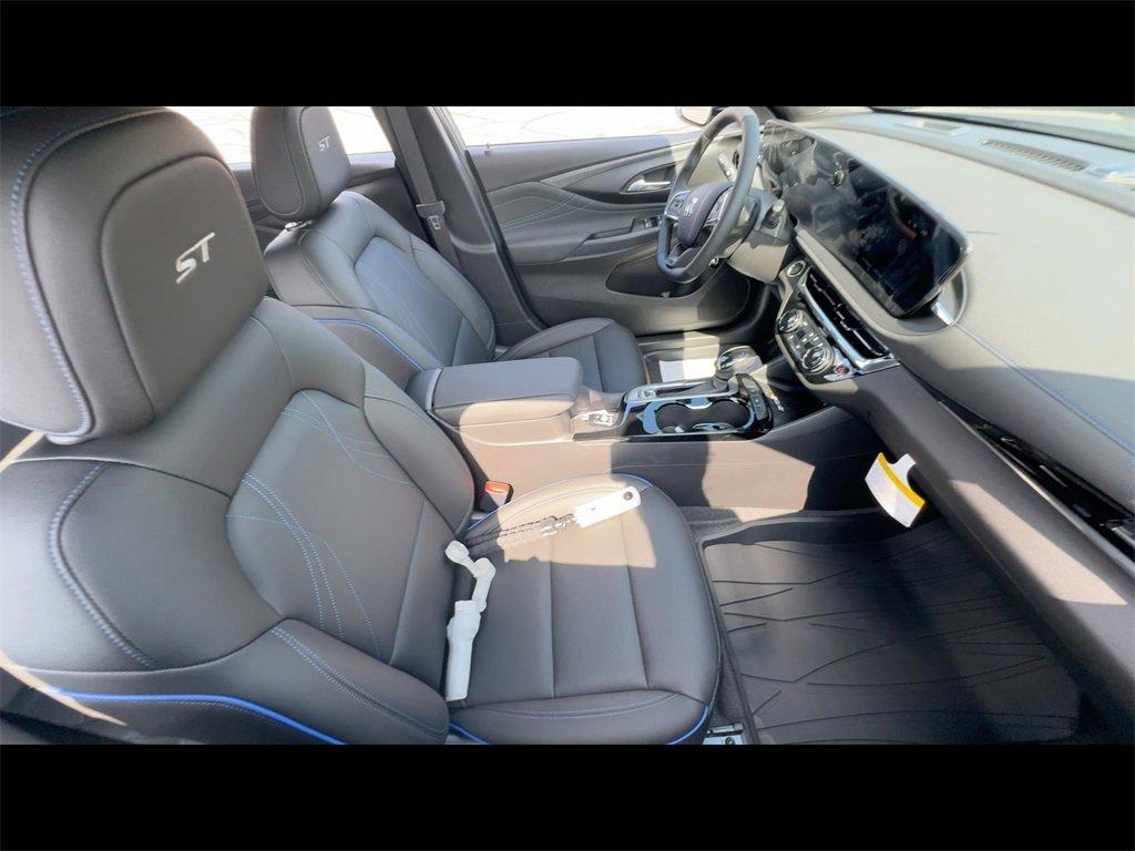 new 2025 Buick Envista car, priced at $29,700