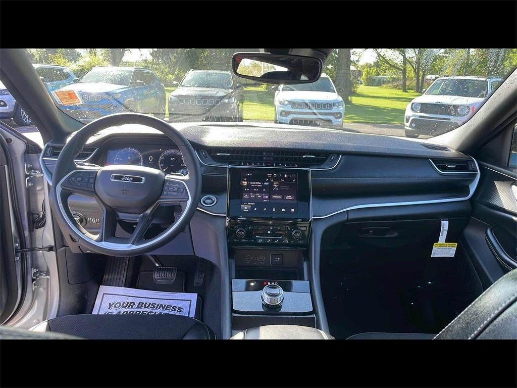 new 2024 Jeep Grand Cherokee car, priced at $48,525