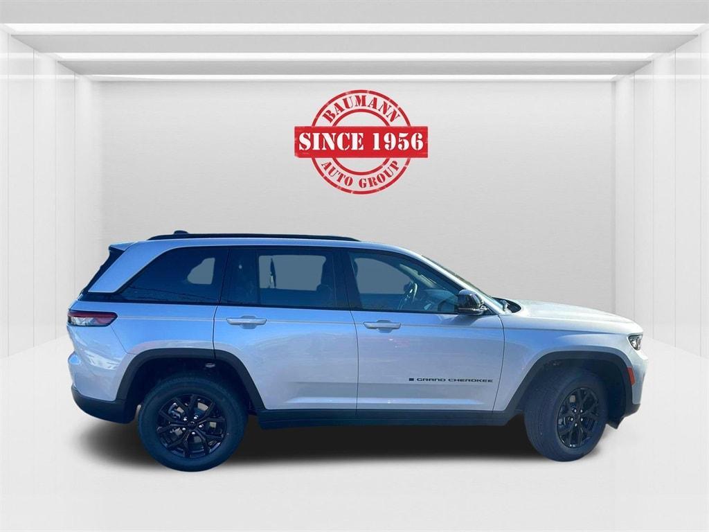 new 2024 Jeep Grand Cherokee car, priced at $48,525