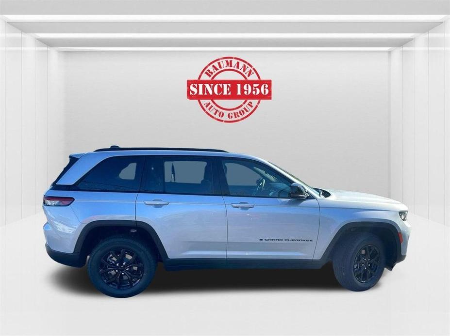 new 2024 Jeep Grand Cherokee car, priced at $40,597