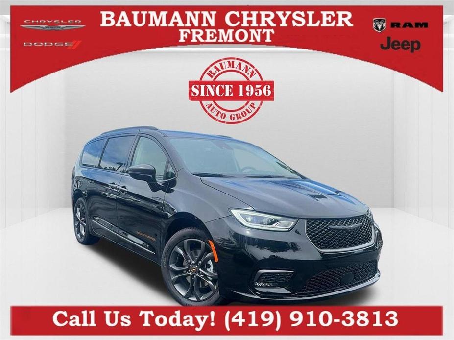 new 2024 Chrysler Pacifica car, priced at $38,536