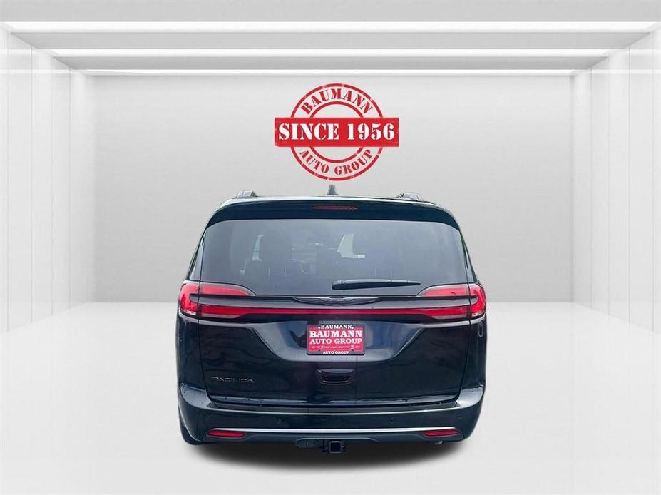 new 2024 Chrysler Pacifica car, priced at $38,536