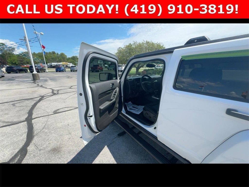 used 2009 Hummer H3 car, priced at $10,526