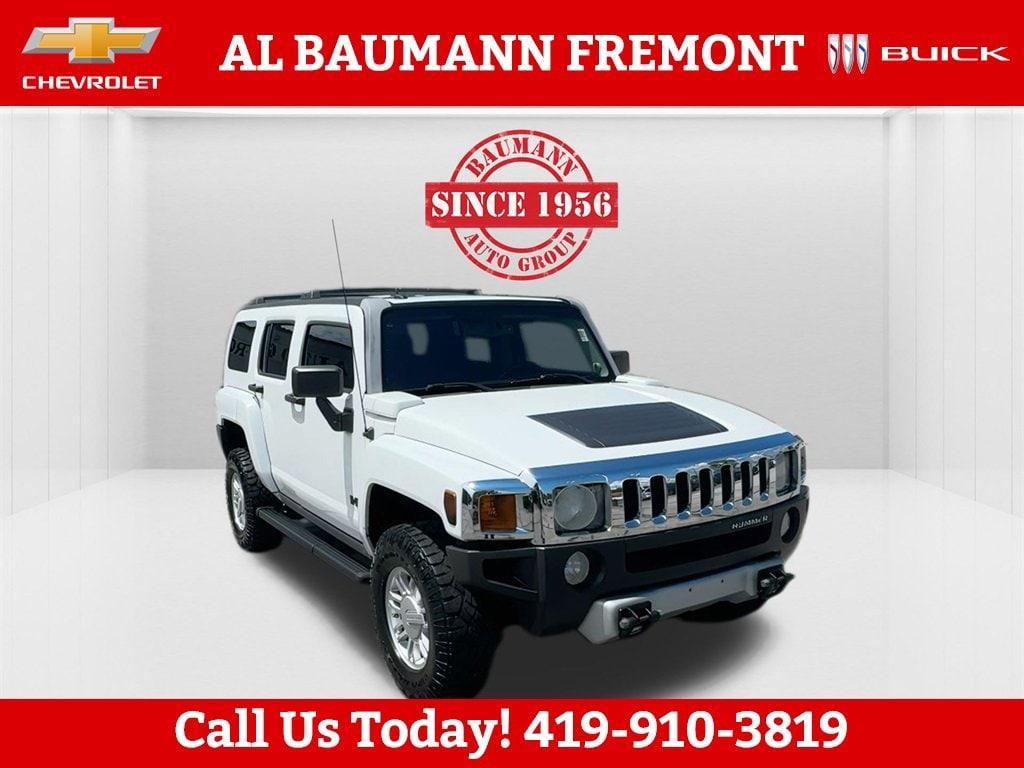 used 2009 Hummer H3 car, priced at $10,526