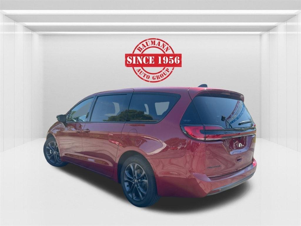 new 2026 Chrysler Pacifica car, priced at $44,785