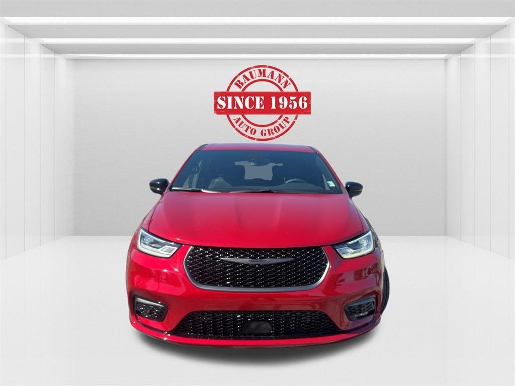 new 2026 Chrysler Pacifica car, priced at $44,785