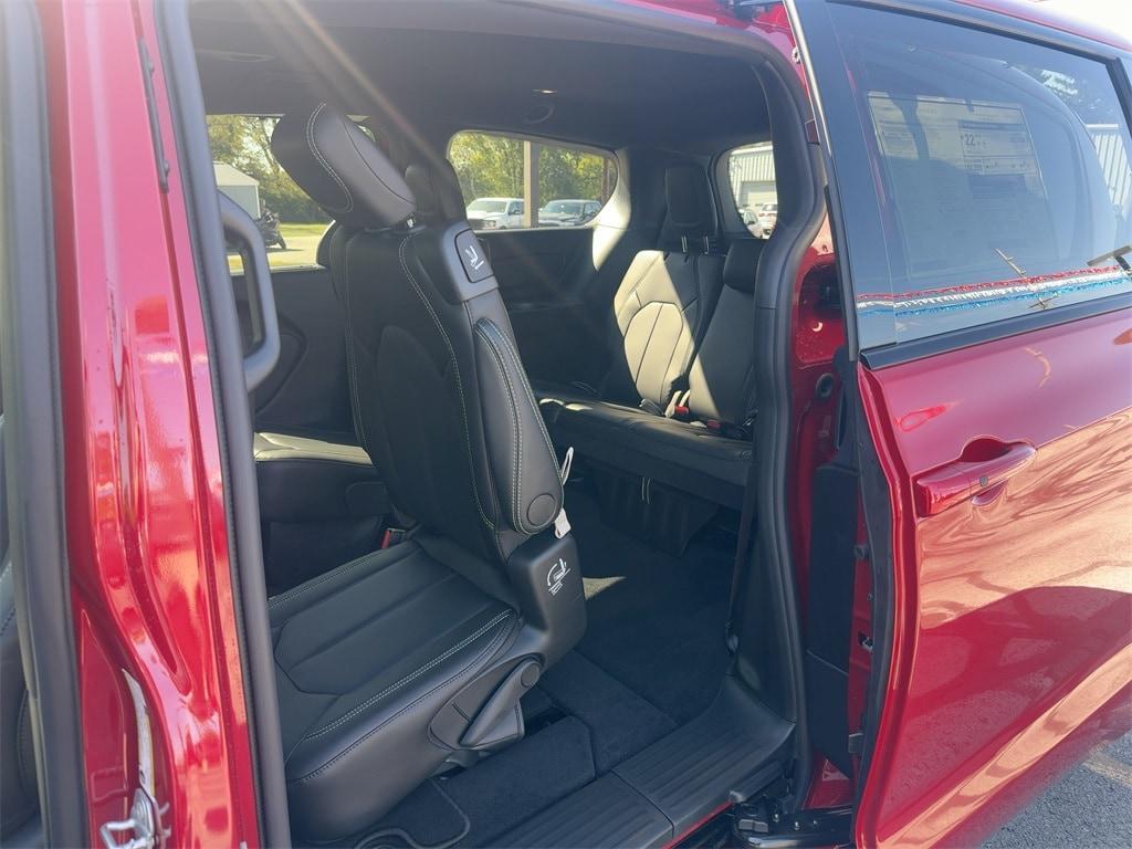 new 2026 Chrysler Pacifica car, priced at $44,785