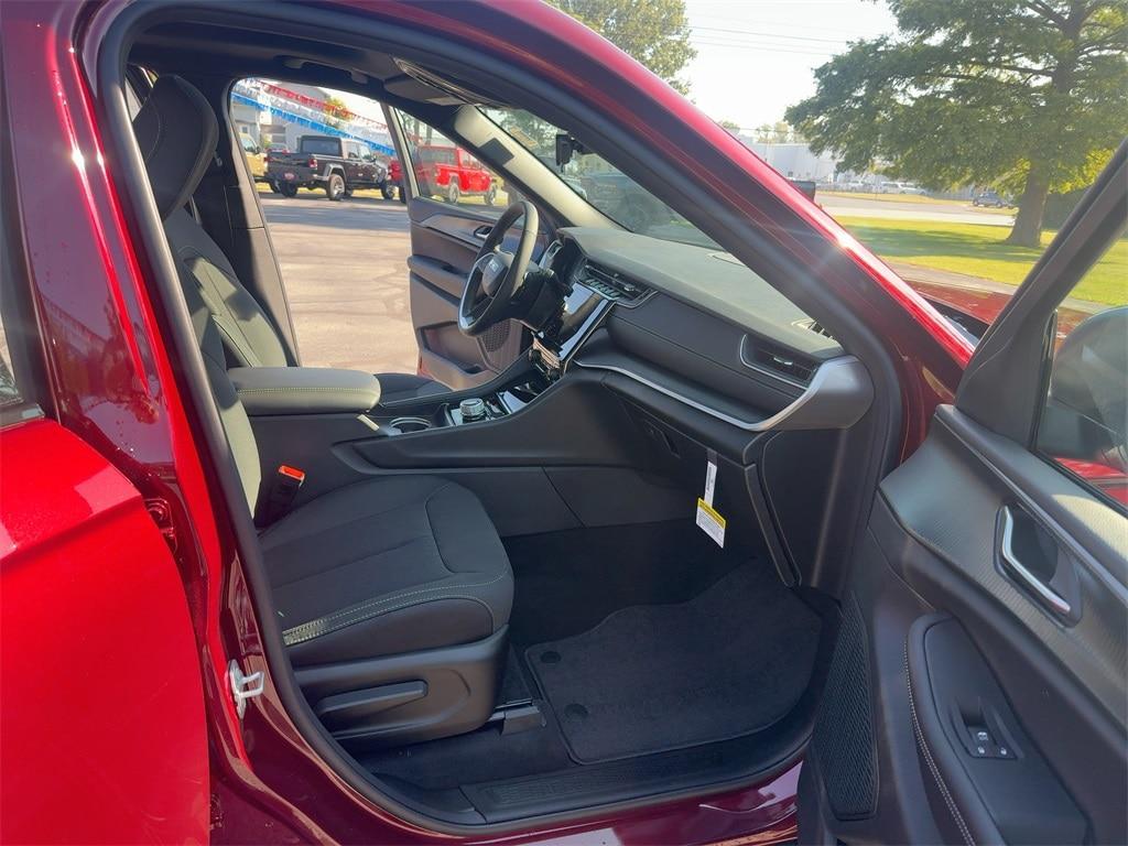 new 2025 Jeep Grand Cherokee L car, priced at $42,620