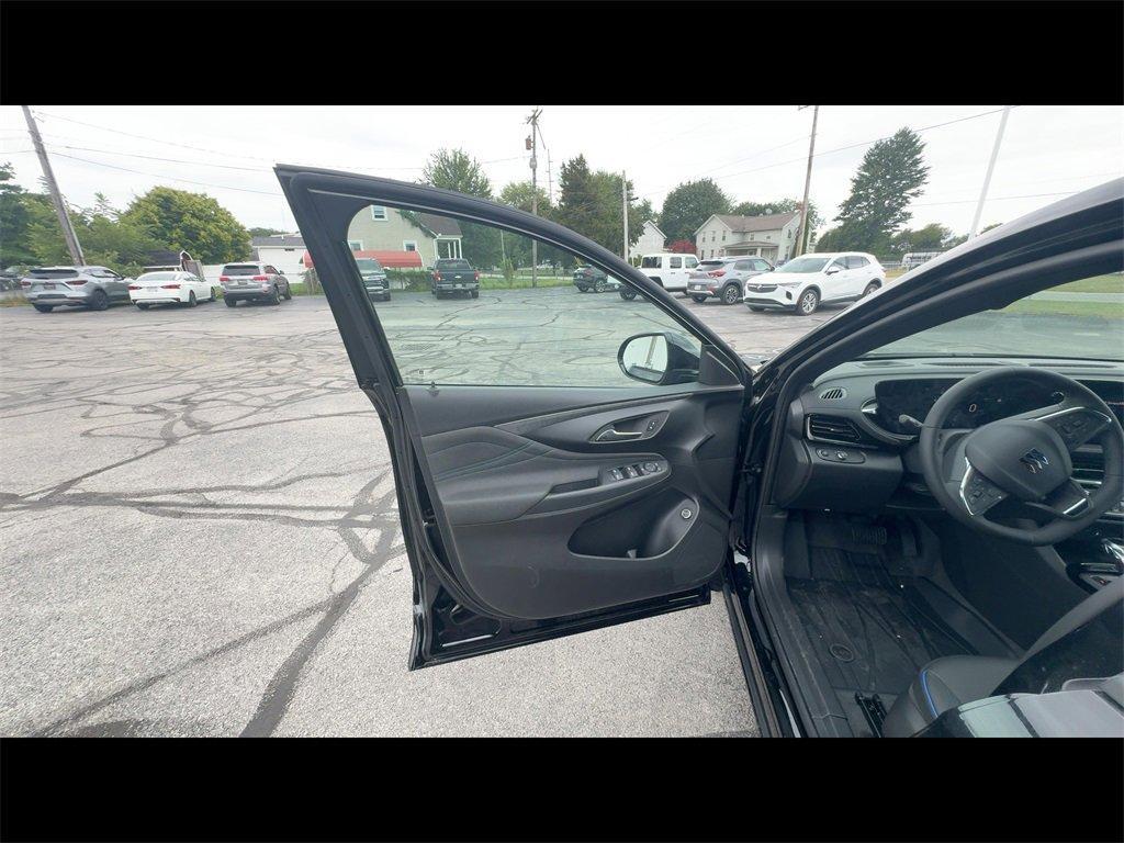 new 2025 Buick Envista car, priced at $28,805