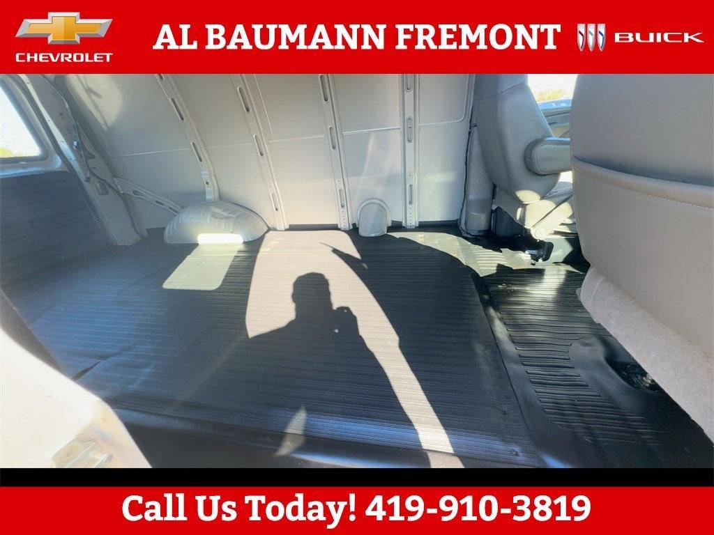 used 2005 GMC Savana 2500 car, priced at $5,994