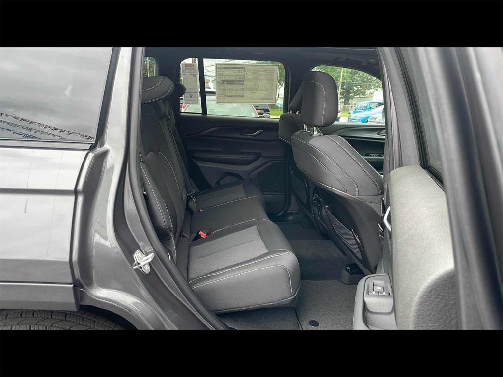 new 2024 Jeep Grand Cherokee car, priced at $46,940