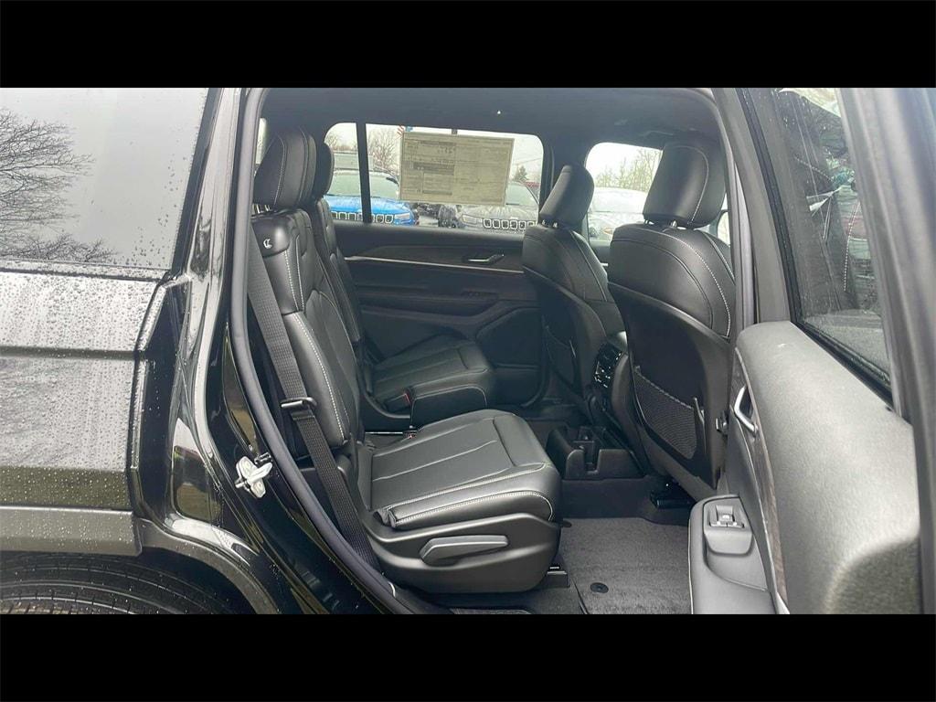 new 2024 Jeep Grand Cherokee L car, priced at $56,015