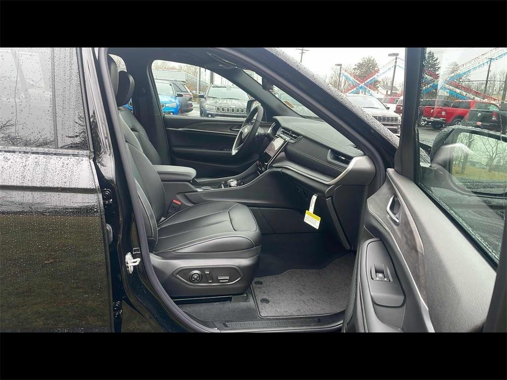 new 2024 Jeep Grand Cherokee L car, priced at $56,015