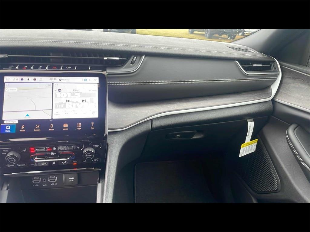 new 2024 Jeep Grand Cherokee L car, priced at $56,015