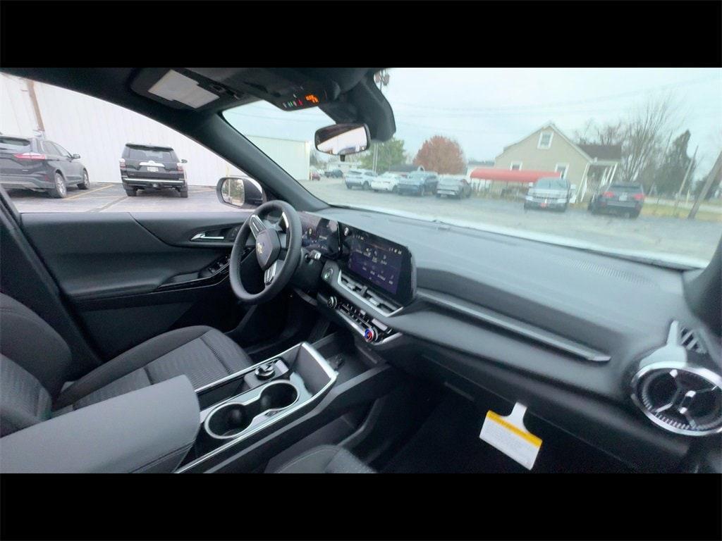 new 2026 Chevrolet Equinox car, priced at $32,545