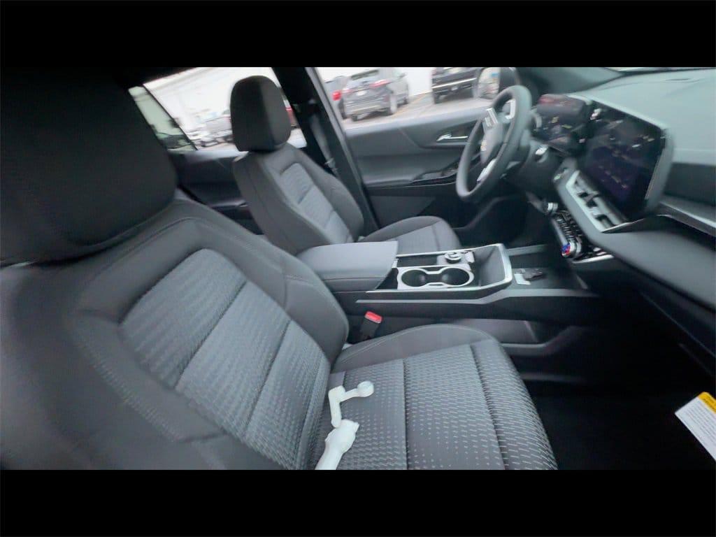 new 2026 Chevrolet Equinox car, priced at $32,545