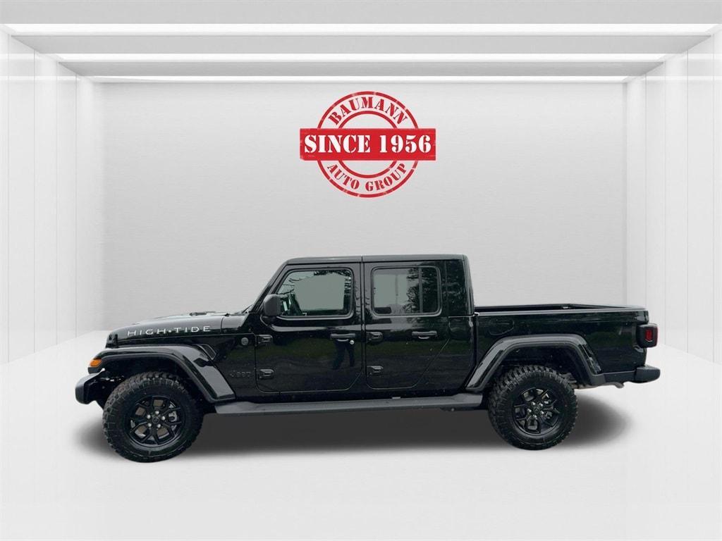 new 2025 Jeep Gladiator car, priced at $45,327
