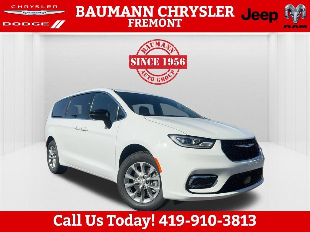 new 2026 Chrysler Pacifica car, priced at $46,110