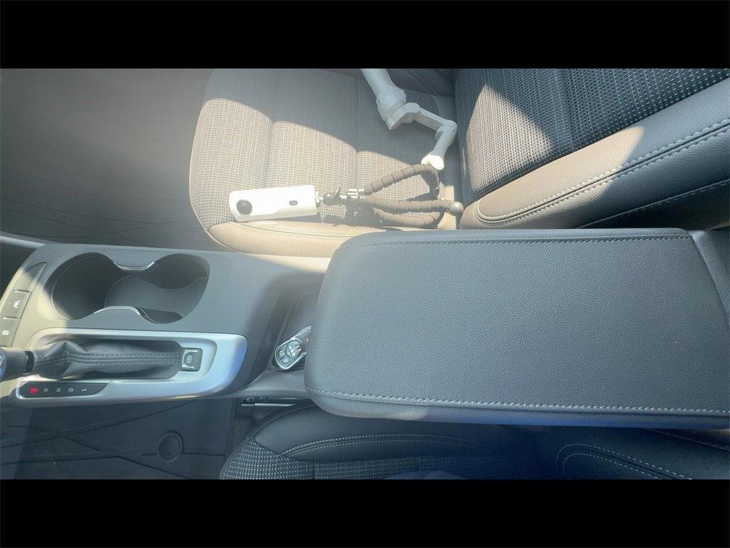new 2025 Buick Envista car, priced at $26,440