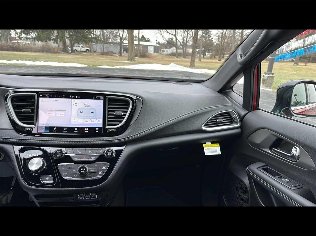 new 2025 Chrysler Pacifica car, priced at $38,735