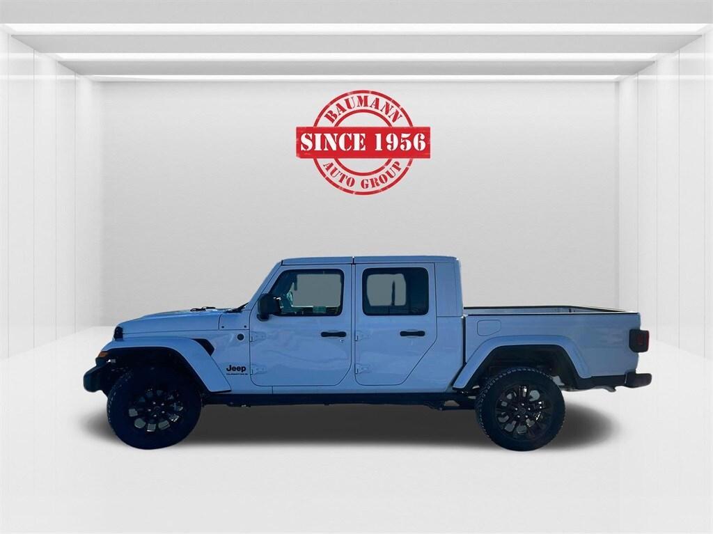 new 2025 Jeep Gladiator car, priced at $41,290