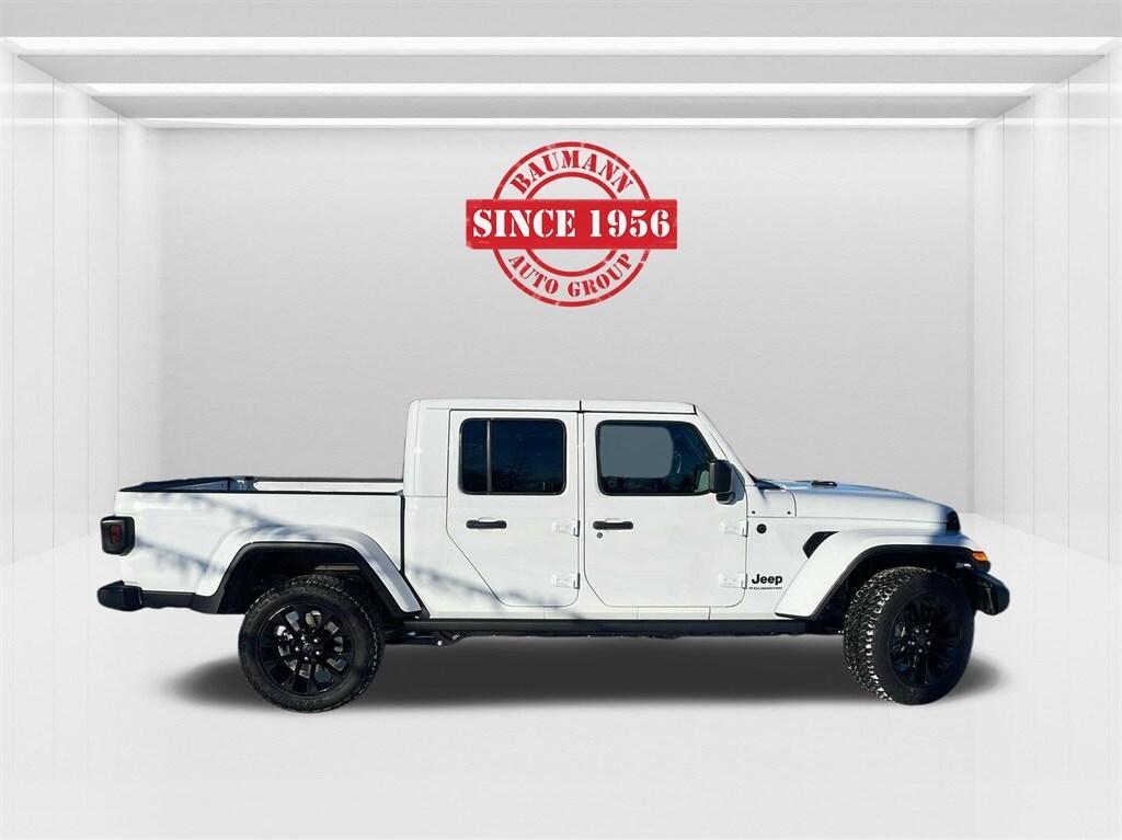 new 2025 Jeep Gladiator car, priced at $41,290