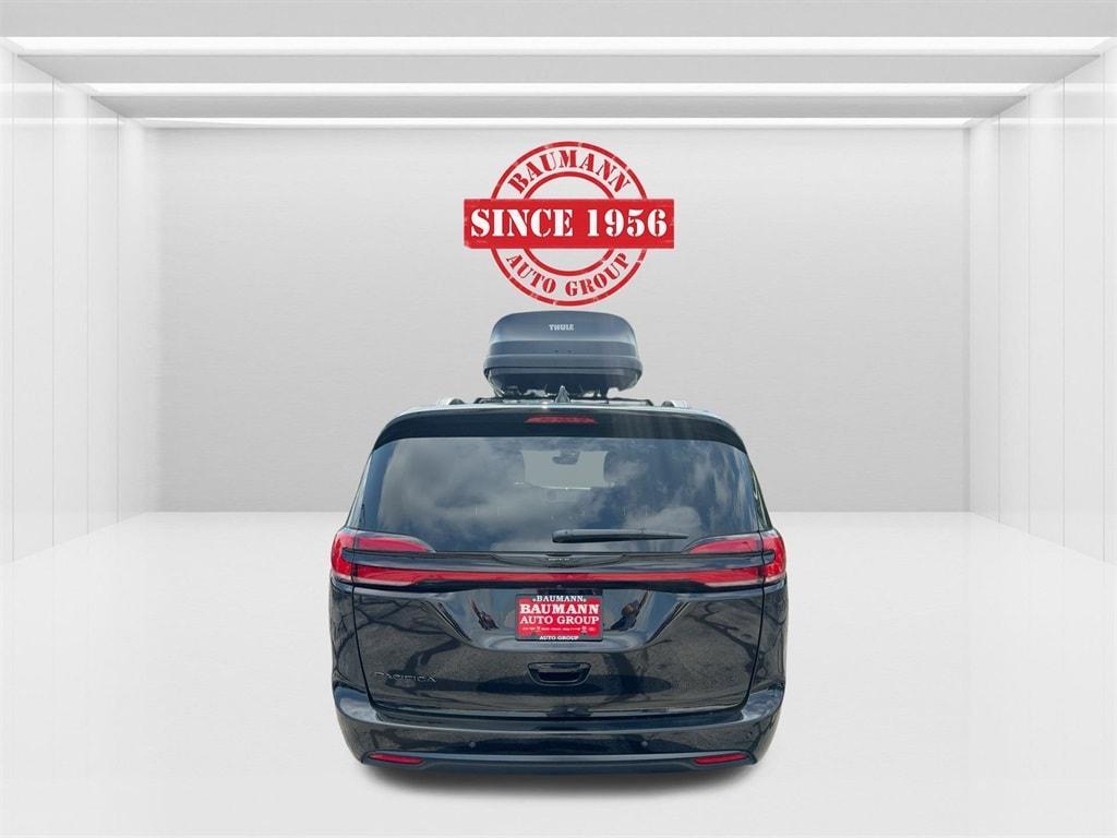 new 2025 Chrysler Pacifica car, priced at $40,870