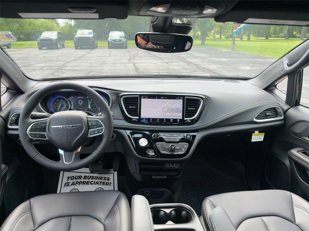 new 2025 Chrysler Pacifica car, priced at $40,870