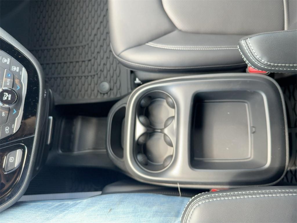 new 2025 Chrysler Pacifica car, priced at $40,870