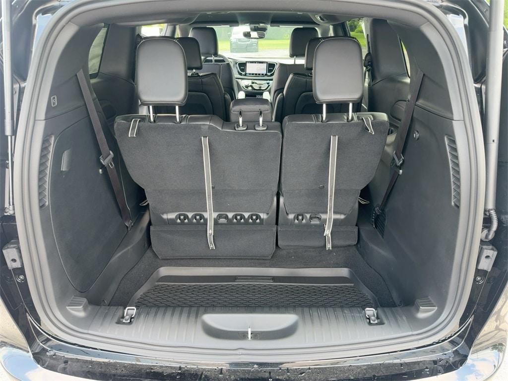 new 2025 Chrysler Pacifica car, priced at $40,870