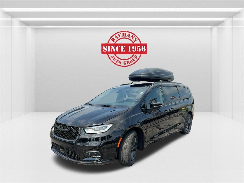 new 2025 Chrysler Pacifica car, priced at $40,870
