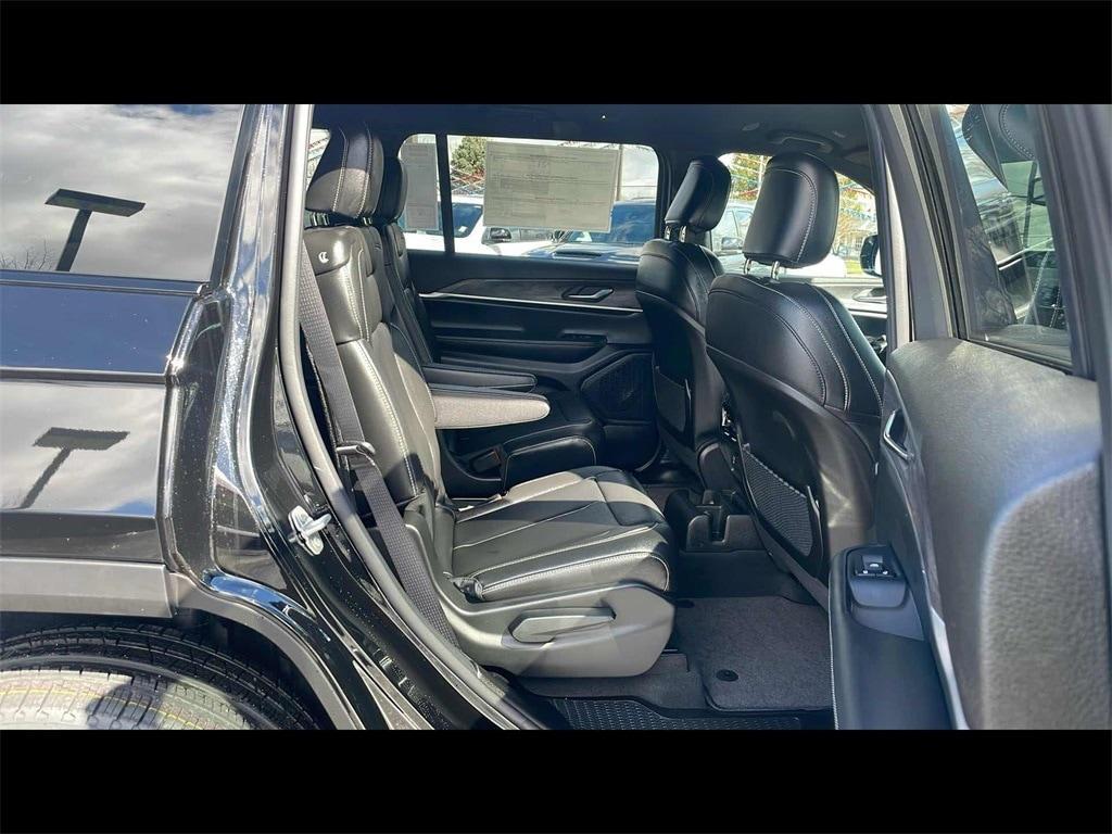 new 2024 Jeep Grand Cherokee L car, priced at $56,015
