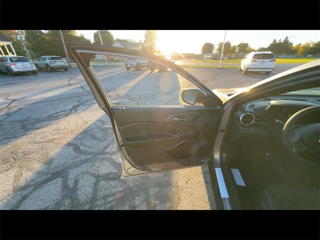 new 2025 Chevrolet Trax car, priced at $26,930