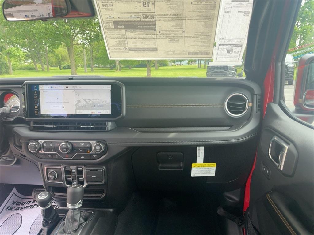 new 2025 Jeep Gladiator car, priced at $45,327