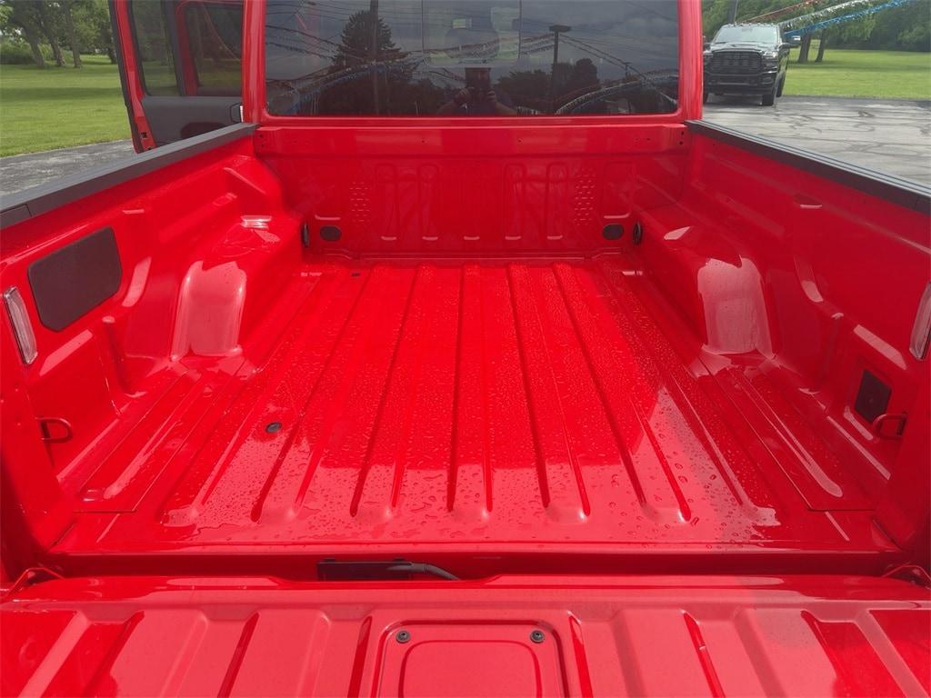 new 2025 Jeep Gladiator car, priced at $45,327