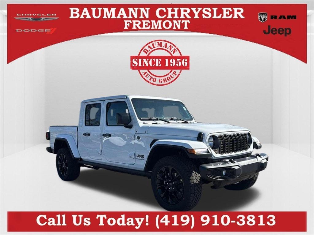new 2025 Jeep Gladiator car, priced at $40,318